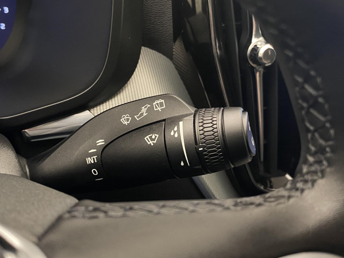 Volvo XC60 B5 AWD DARK PLUS AUT