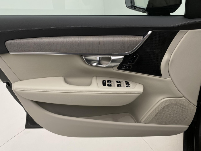 Volvo V90 T6 AWD Plug-in DARK PLUS AUT