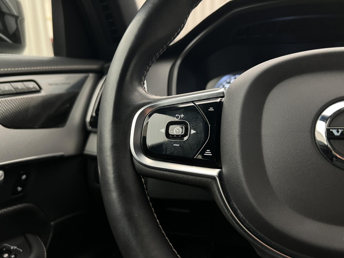 Volvo XC90 B5 AWD R-DESIGN 7MÍSTNÁ AUT CZ