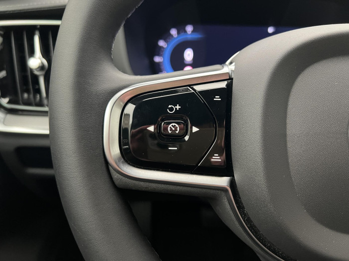 Volvo S60 B5 AWD ULTIMATE DARK AUT 1.maj