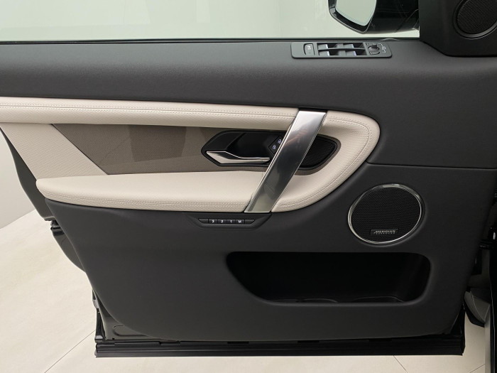 Land Rover Discovery Sport D200 DYNAMIC SE AWD REZERVACE 2.0 d Dynamic SE