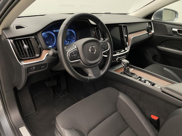 Volvo V60 D3 AWD MOMENTUM AUT CZ 2.0 d Momentum