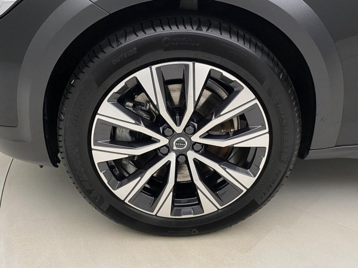 Volvo V90 CC B4 AWD PLUS AUT CZ 1.maj