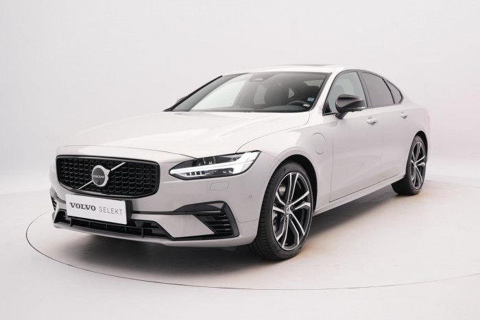 Volvo S90 T8 AWD RECHARGE ULTIMATE 1.maj