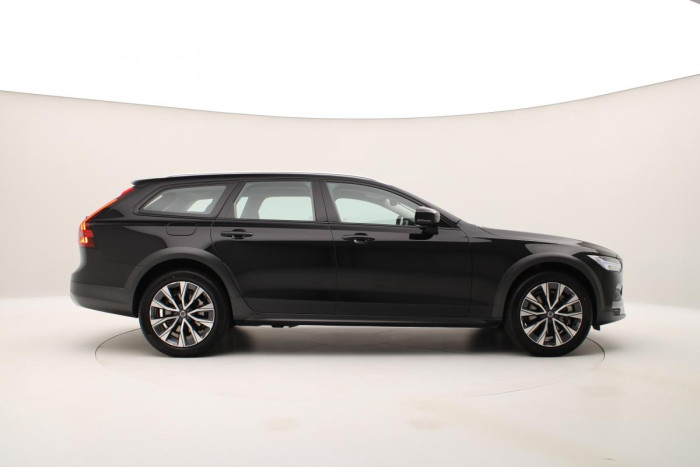 Volvo V90 CC B4 AWD PLUS AUT REZERVACE 2.0 CC CC Plus