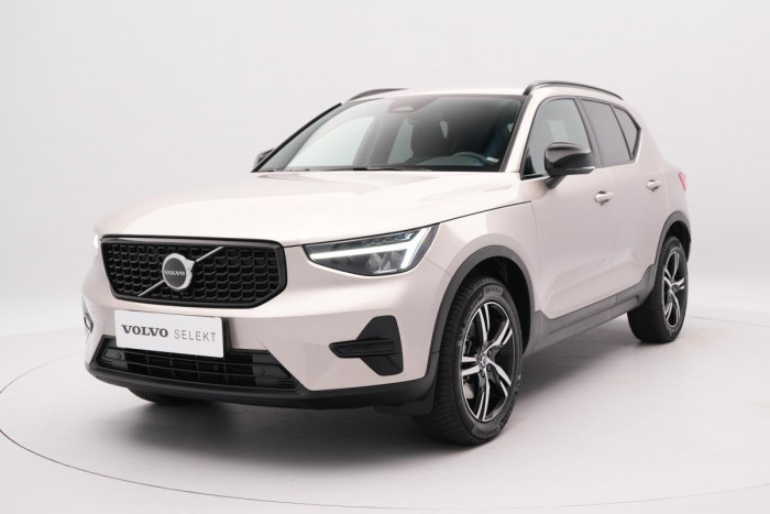 Volvo XC40 B3 DARK PLUS AUT REZERVACE