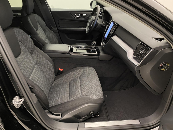 Volvo V60 T6 AWD RECHARGE CORE AUT