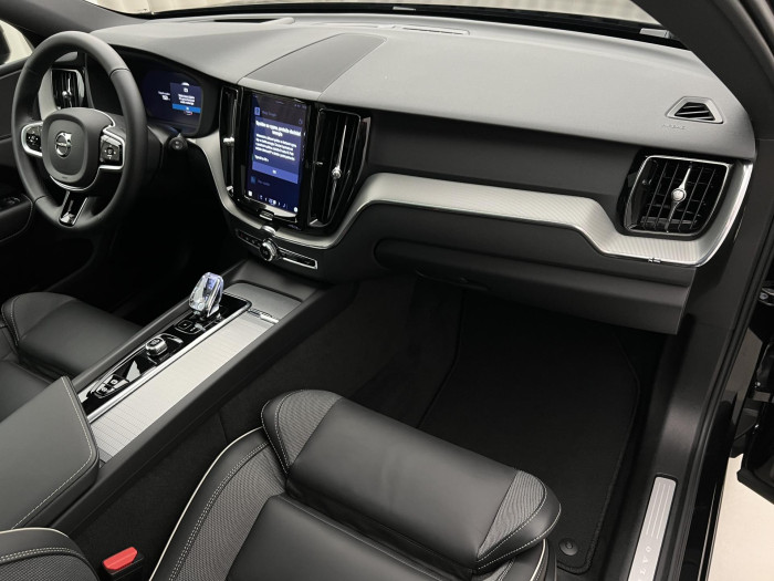 Volvo XC60 B5 AWD BLACK EDITION PLUS AUT