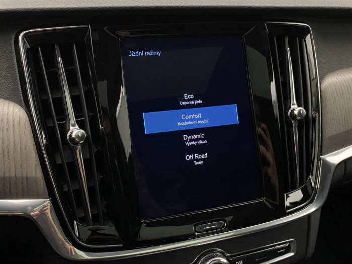 Volvo V90 CC D4 AWD ADVANCED REZERVACE 2.0 d CC CC