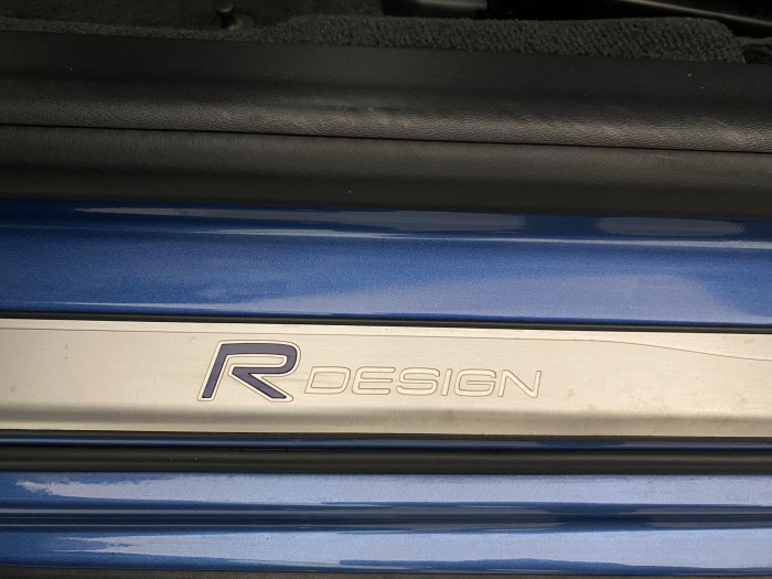 Volvo V60 T5 R-DESIGN AUT CZ