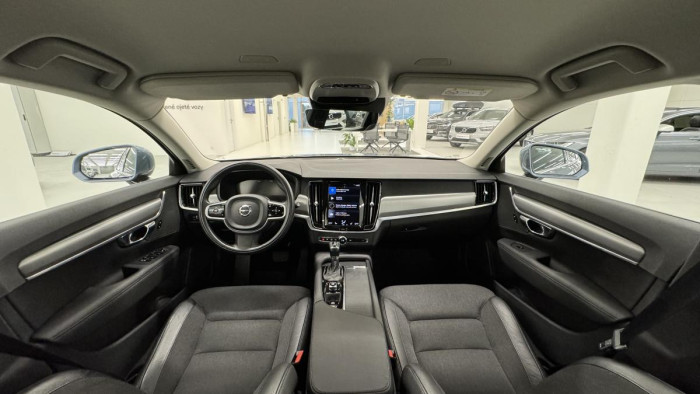 Volvo V90 D4 MOMENTUM AUT REZERVACE 2.0 d Momentum