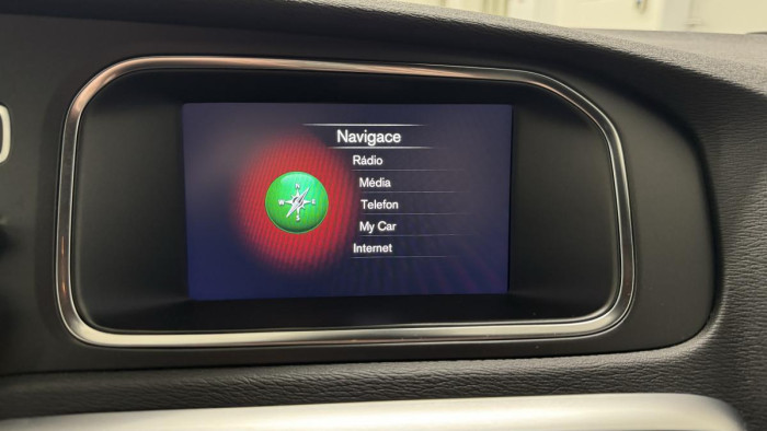 Volvo V40 D2 INSCRIPTION REZERVACE 2.0 d