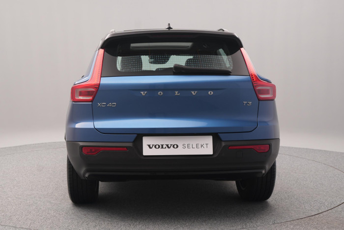 Volvo XC40 T3 R-DESIGN AUT CZ REZERVACE