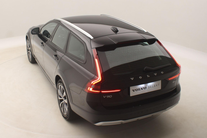 Volvo V90 CC B4 AWD PLUS AUT CZ 1.maj
