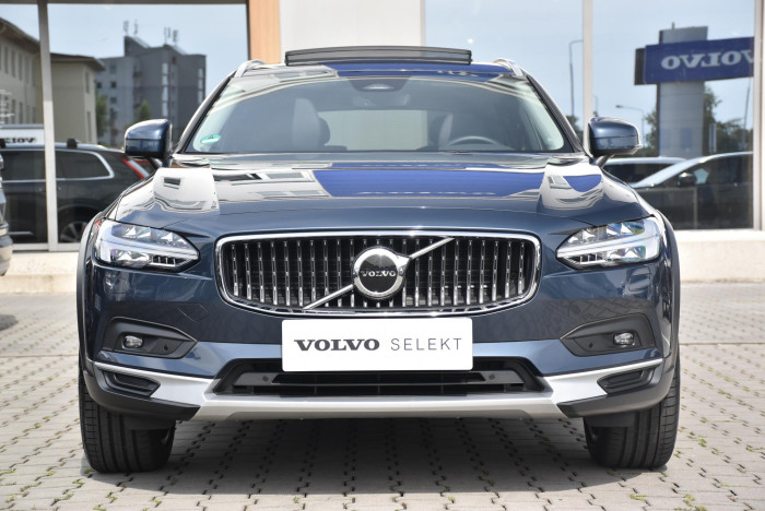 Volvo V90 CC B4 AWD PLUS BRIGHT 1.maj.