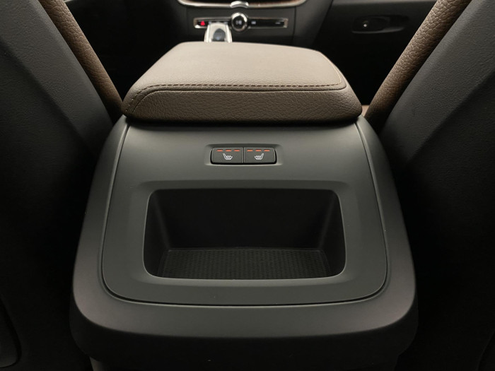 Volvo XC60 B4 AWD INSCRIPTION AUT CZ