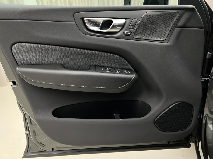 Volvo XC60 T4 R-DESIGN AUT