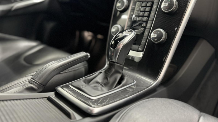 Volvo V40 D2 INSCRIPTION REZERVACE 2.0 d