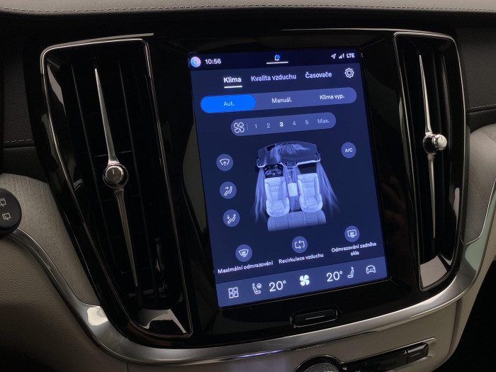 Volvo V60 T8 AWD PLUG-IN BRIGHT ULTRA CZ