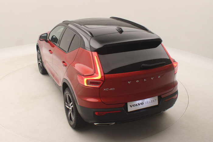 Volvo XC40 T4 R-DESIGN AUT REZERVACE