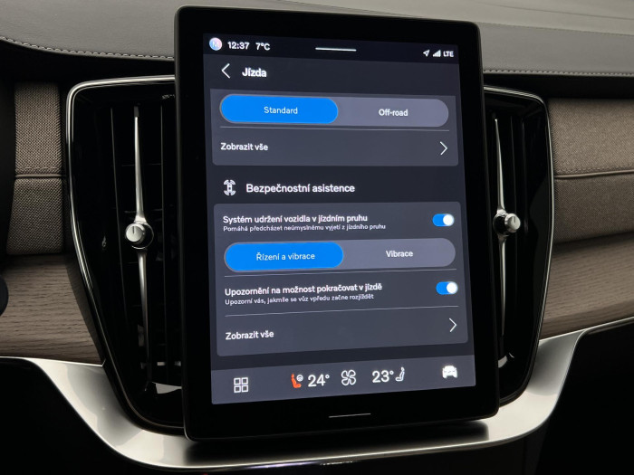 Volvo XC90 B5 AWD ULTRA BRIGHT 7MÍST CZ