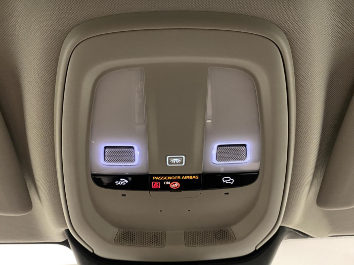 Volvo V60 B4 DARK PLUS AUT REZERVACE