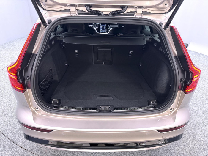 Volvo V60 T6 AWD Plug-in DARK PLUS