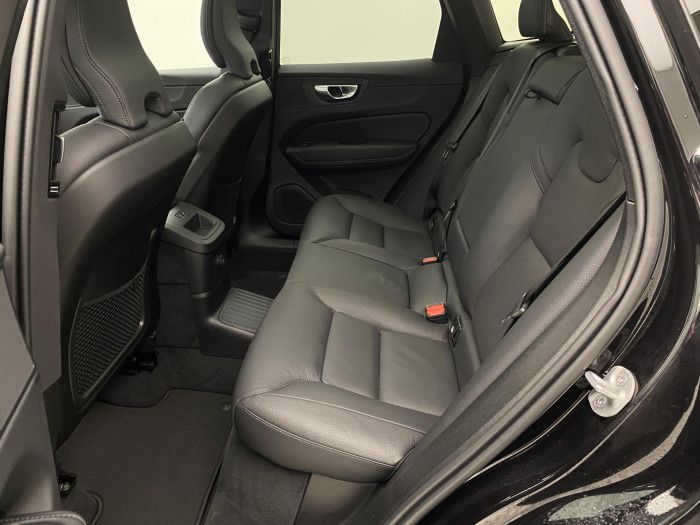 Volvo XC60 T6 AWD PLUG-IN REZERVACE