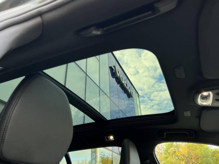 Volvo V60 D4 R-DESIGN NAVIGACE 1.maj. 2.0 d