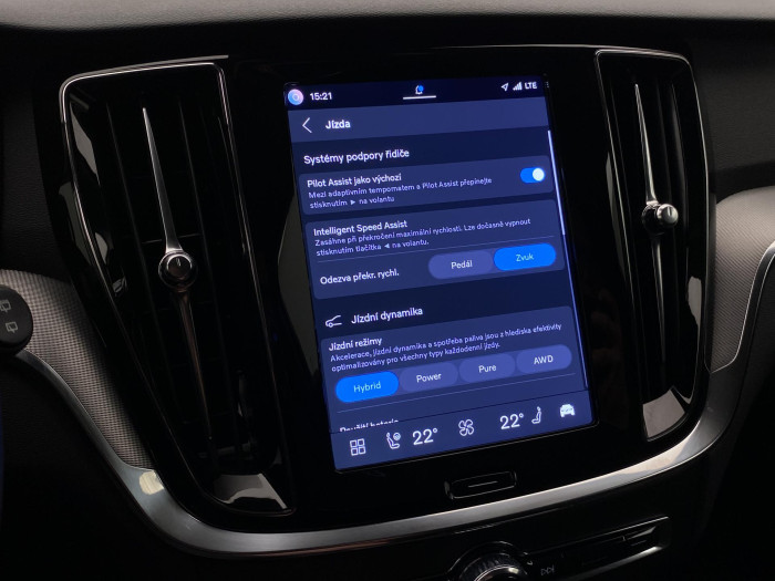 Volvo V60 T6 AWD PLUG-IN DARK PLUS CZ