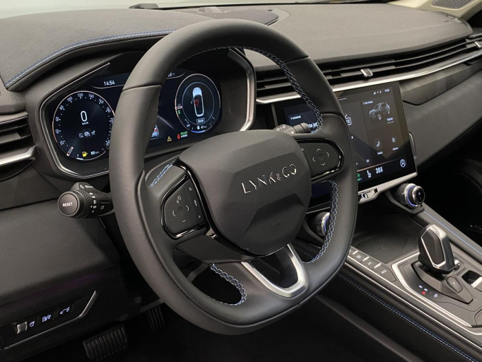 Lynk & Co 01 PHEV DCT AUT REZERVACE