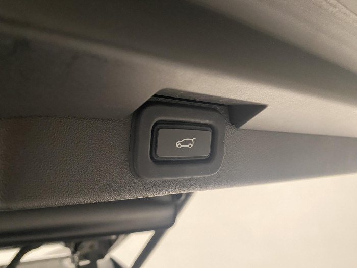 Land Rover Discovery D300 HSE AWD AUT 7míst 3.0 d