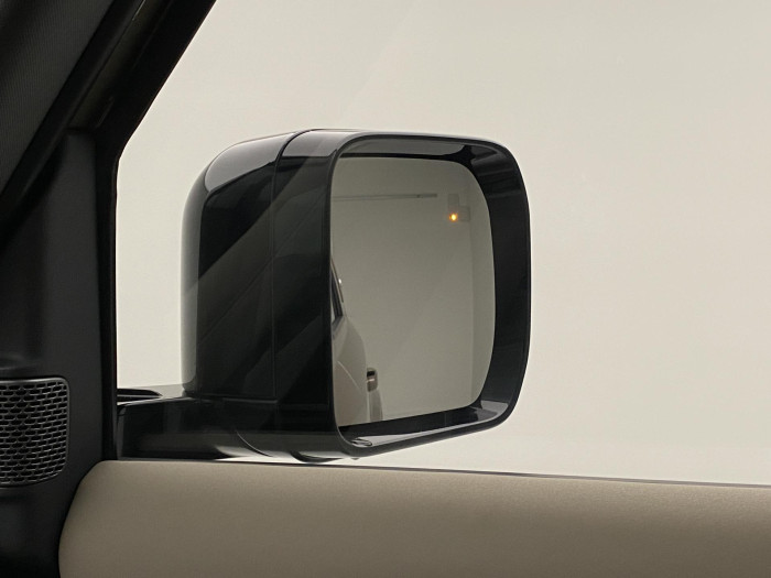 Land Rover Defender D250 AWD SE AUT CZ 3.0 d SE