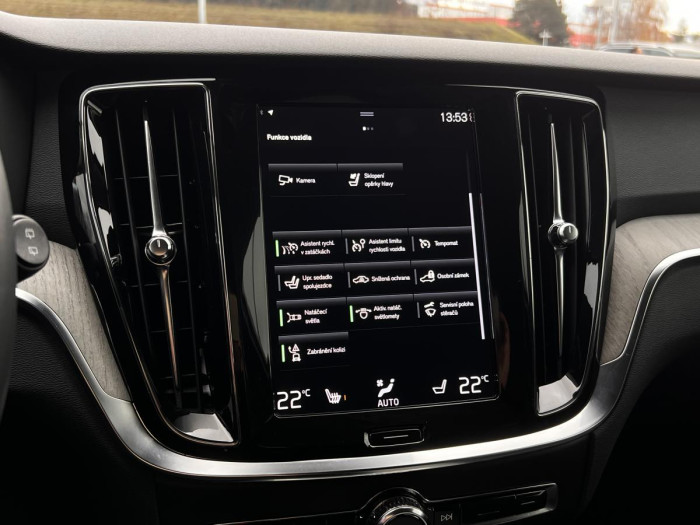 Volvo V60 CROSS COUNTRY B4 AWD Aut 1.maj