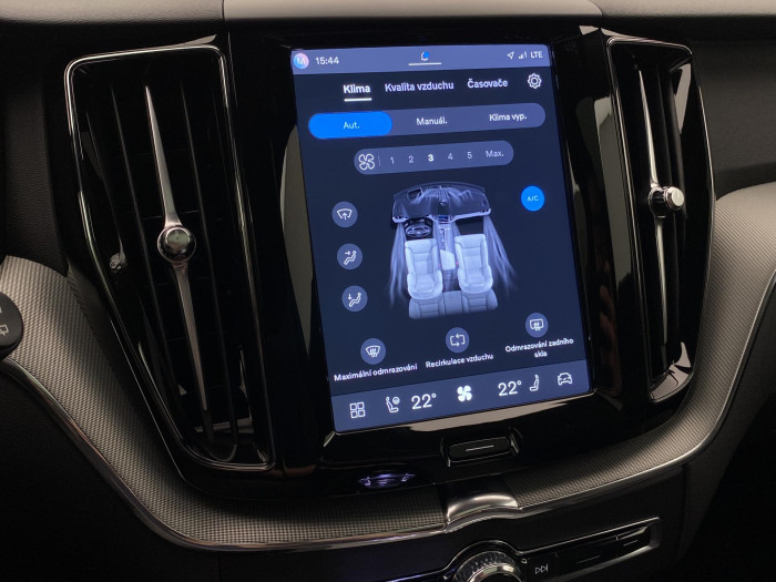 Volvo XC60 T6 AWD PLUG-IN DARK PLUS AUT