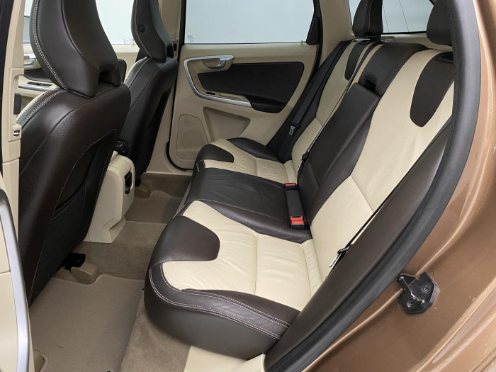 Volvo XC60 D5 AWD SUMMUM AUT CZ 2.4 d Summum