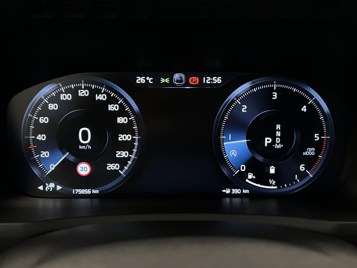 Volvo XC90 B5 AWD INSCRIPTION 7MÍSTNÁ AUT