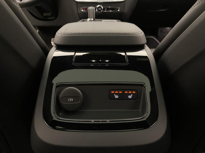 Volvo V60 T6 AWD RECHARGE REZERVACE