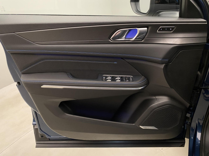 Lynk & Co 01 PHEV DCT AUT 1.maj