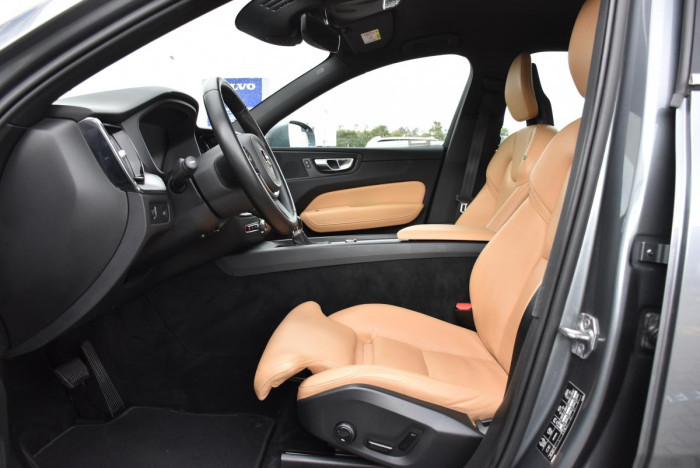 Volvo XC60 D4 AWD INSCRIPTION REZERVACE 2.0 d