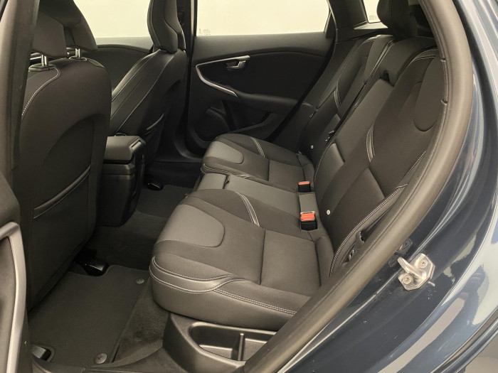 Volvo V40 D2 MOMENTUM AUT NAVIGACE 2.0 d Momentum