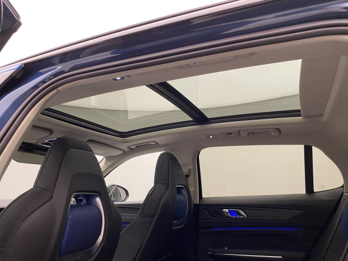 Lynk & Co 01 PHEV DCT AUT REZERVACE