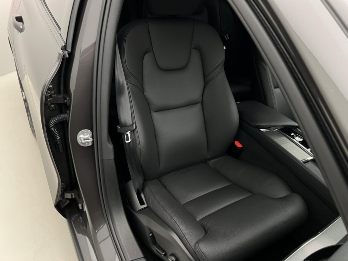 Volvo V60 B4 PLUS DARK AUT 1.maj.