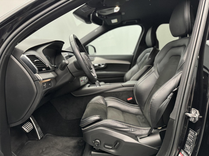 Volvo XC90 B5 AWD R-DESIGN REZERVACE