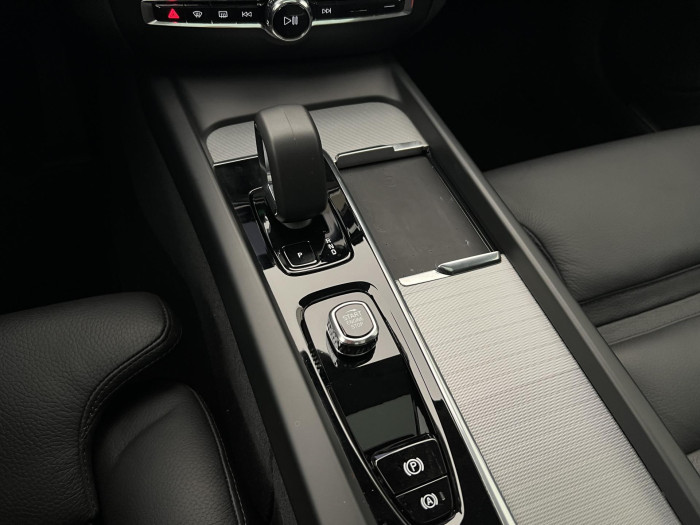 Volvo V60 B4 PLUS DARK AUT 1.maj.