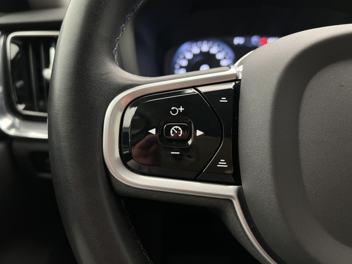 Volvo V60 CC B4 AWD AUT 1.maj 2.0 CC CC