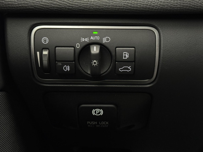 Volvo XC60 D5 AWD SUMMUM 2.4 d Summum