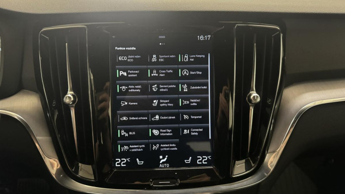 Volvo V60 D4 AWD MOMENTUM REZERVACE 2.0 d Momentum