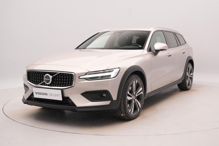 Volvo V60 CC B5 AWD PLUS AUT 1.maj.