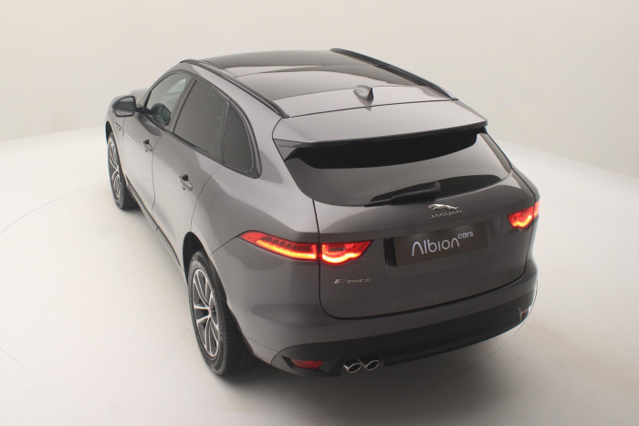 Jaguar F-Pace 20d R-SPORT AWD REZERVACE 2.0 d Sport